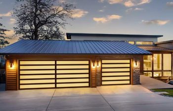 Clopay Avante® Sleek garage door