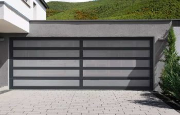 Clopay Avante® Sleek garage door