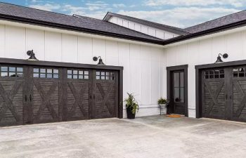 Clopay Canyon Ridge® Carriage House (4-Layer) garage door
