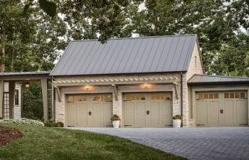 Clopay Canyon Ridge® Chevron garage door