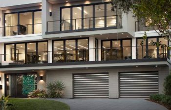 Clopay Canyon Ridge® Modern garage door