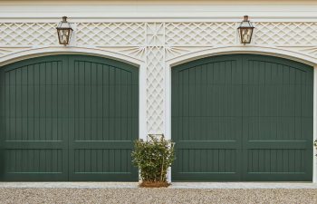 Clopay Reserve® Wood Extira® garage door